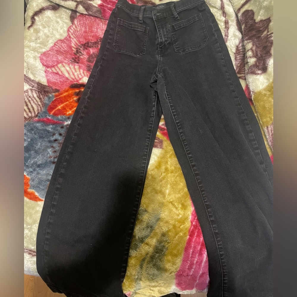 High- rise wide leg jeans!